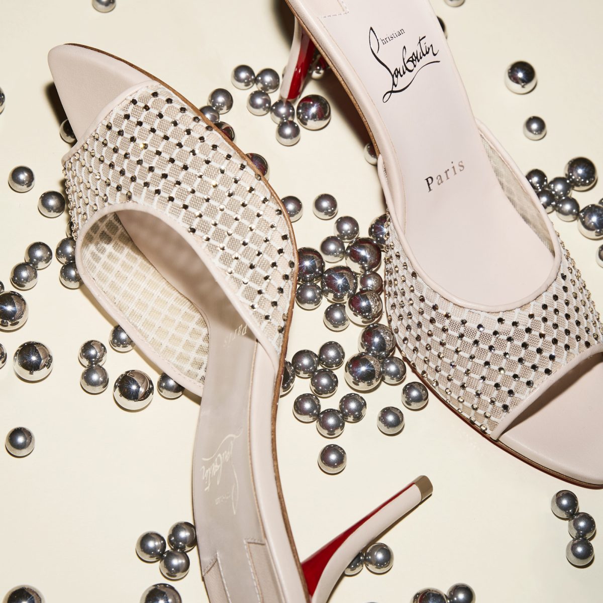 Christian Louboutin Store – Christian Louboutin apostropha mule mesh strass – 3240795f758 High Heels für höchsten Luxus